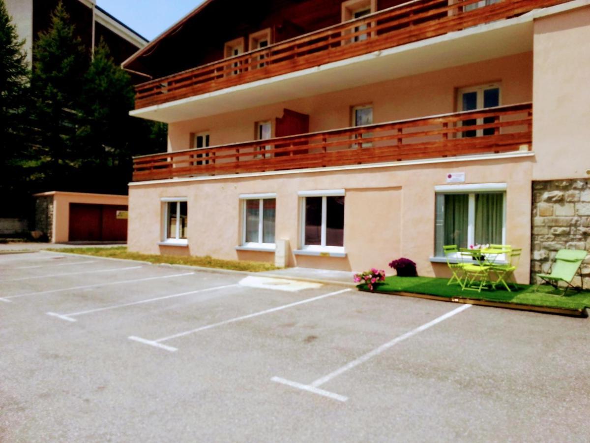 Vars, Appart Spacieux Renove 4 Couchages Dans Chalet Vars  Exterior photo